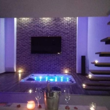 Magnifique Loft Avec Jacuzzi Et Sauna Privatif Ferriere-la-Grande Экстерьер фото