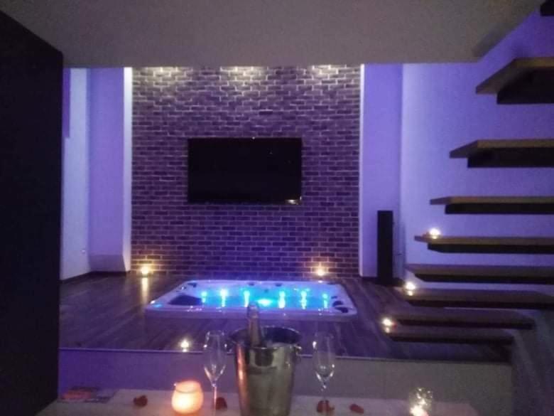 Magnifique Loft Avec Jacuzzi Et Sauna Privatif Ferriere-la-Grande Экстерьер фото
